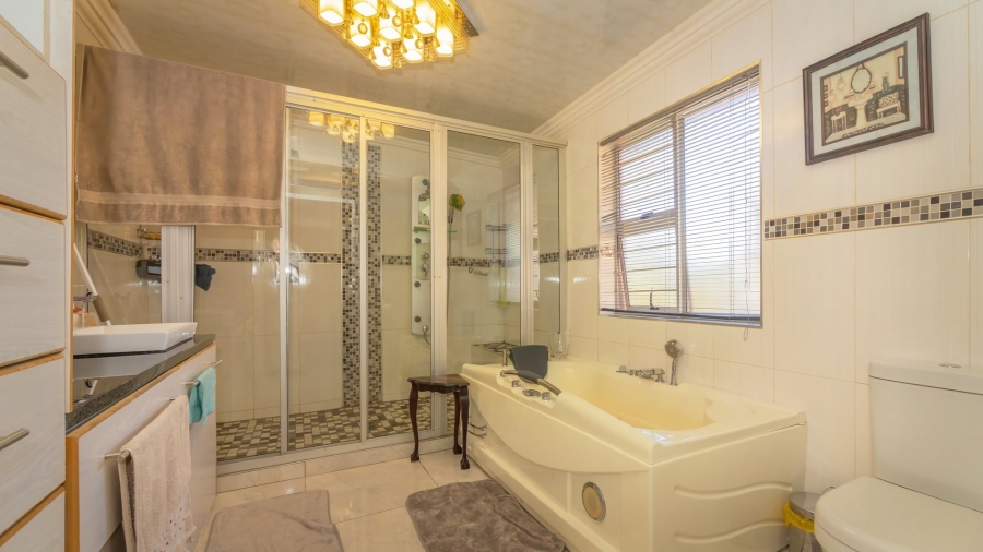 3 Bedroom Property for Sale in Kroonheuwel Free State